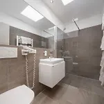 Benedikt Апартаменты *